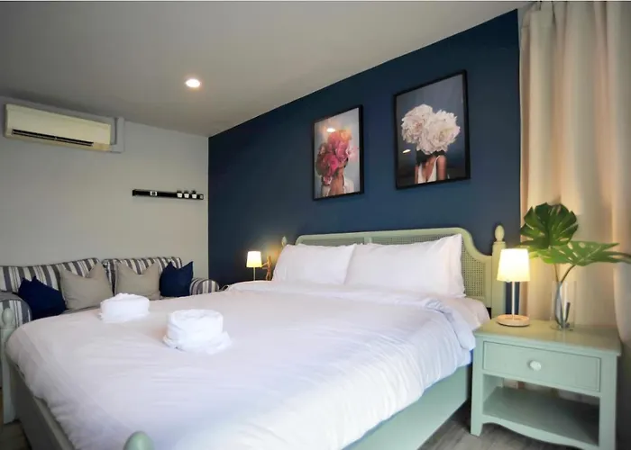 Sukhumvit Boutique : Soi 13/ 10min. From Bts Nana Station *