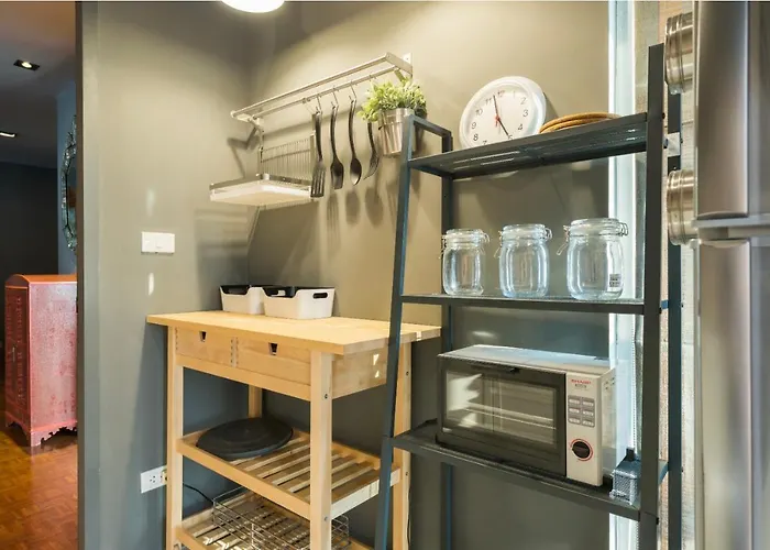 Sukhumvit Boutique : Soi 13/ 10min. From Bts Nana Station Bangkok