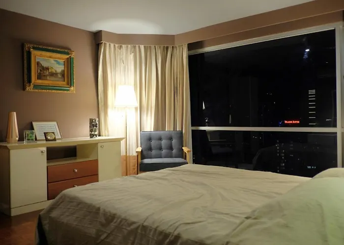 Sukhumvit Boutique : Soi 13/ 10min. From Bts Nana Station *