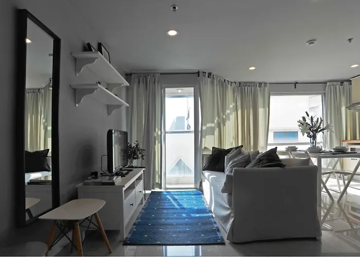 Sukhumvit Boutique : Soi 13/ 10min. From Bts Nana Station Bangkok