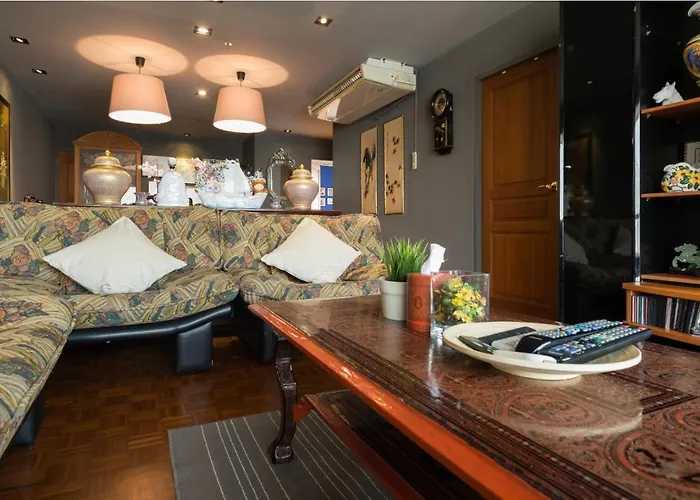 Sukhumvit Boutique : Soi 13/ 10min. From Bts Nana Station *
