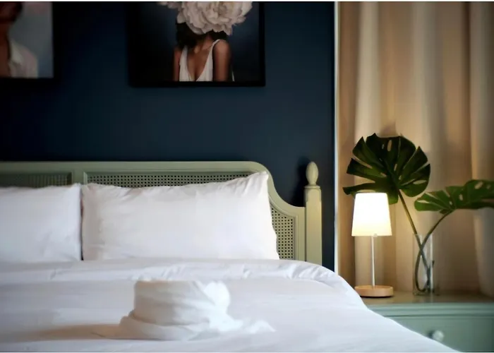 Sukhumvit Boutique : Soi 13/ 10min. From Bts Nana Station * Bangkok